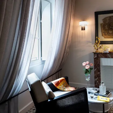 Hotel Lenox Montparnasse Parigi